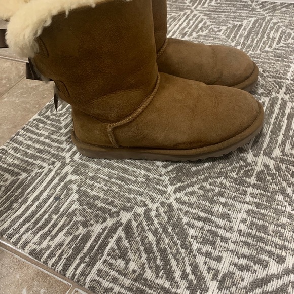 Ugg boots size 5 - Picture 4 of 4